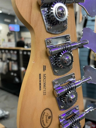 FENDER PLAYER PRECISION BASS MAPLE FINGERBOARD LIMITED-EDITION OCEAN TURQUOISE 4